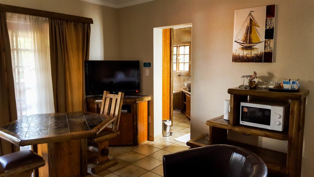 Aark Guest Lodge Vanderbijlpark Exterior foto