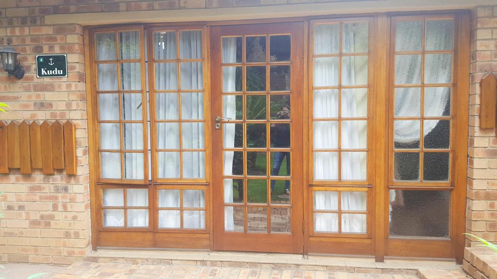 Aark Guest Lodge Vanderbijlpark Exterior foto