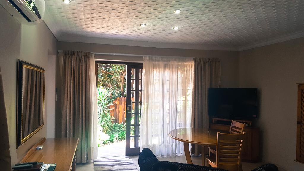 Aark Guest Lodge Vanderbijlpark Exterior foto