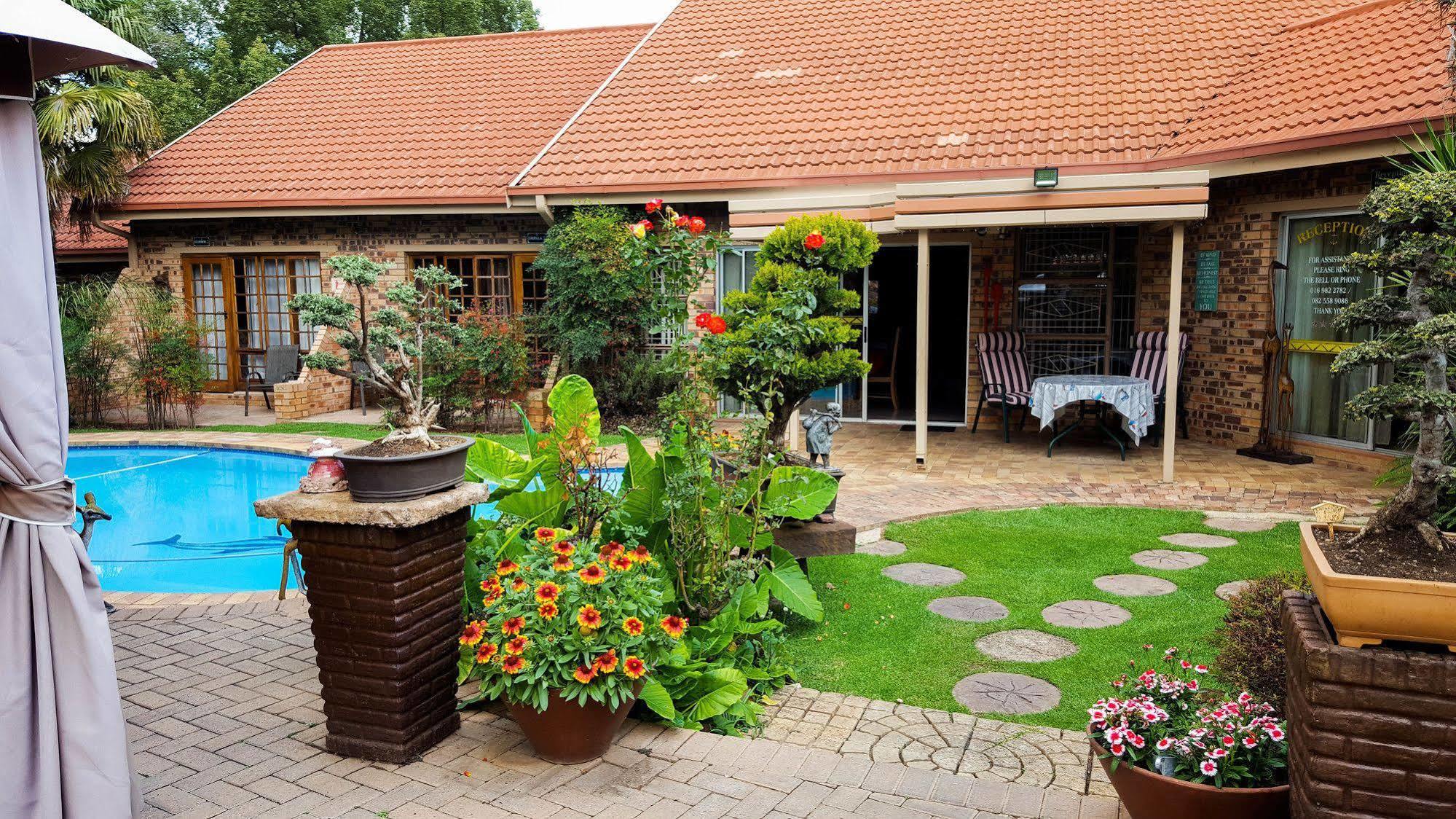 Aark Guest Lodge Vanderbijlpark Exterior foto